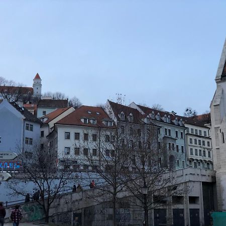 Pleasant Apartment Under The Bratislava Castle Exteriör bild
